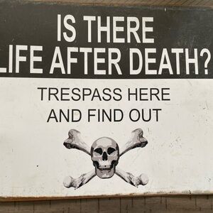 Skull and Crossbones Sign